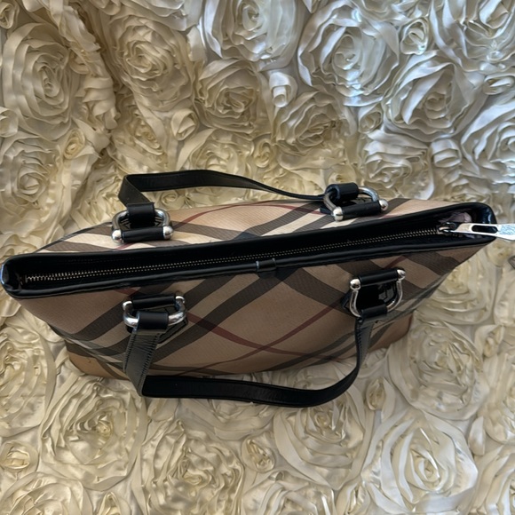 Authentic Burberry shoulder bag - Picture 10 of 17
